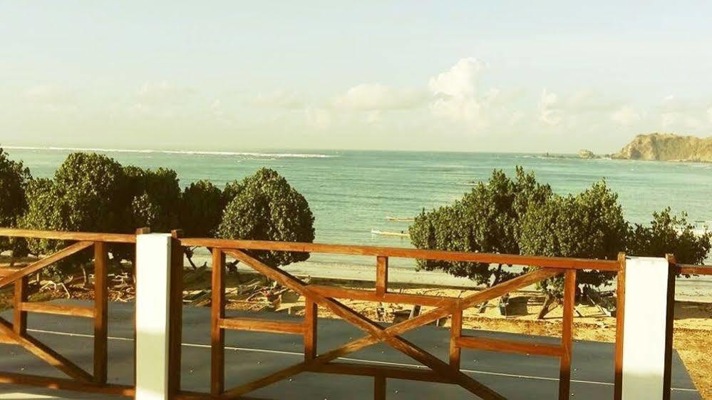 Friends Beach Hotel Kuta  Extérieur photo