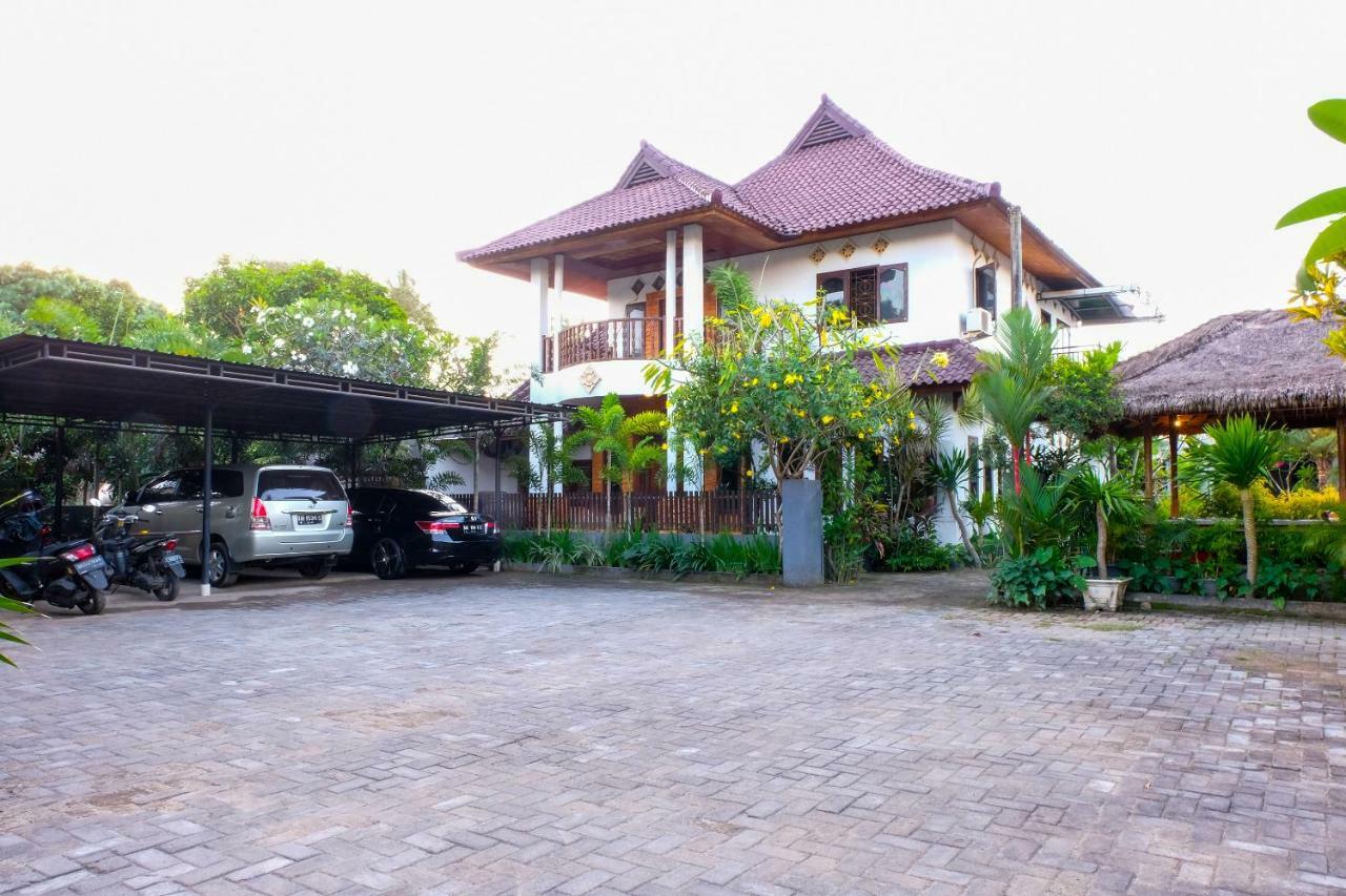 Friends Beach Hotel Kuta  Extérieur photo