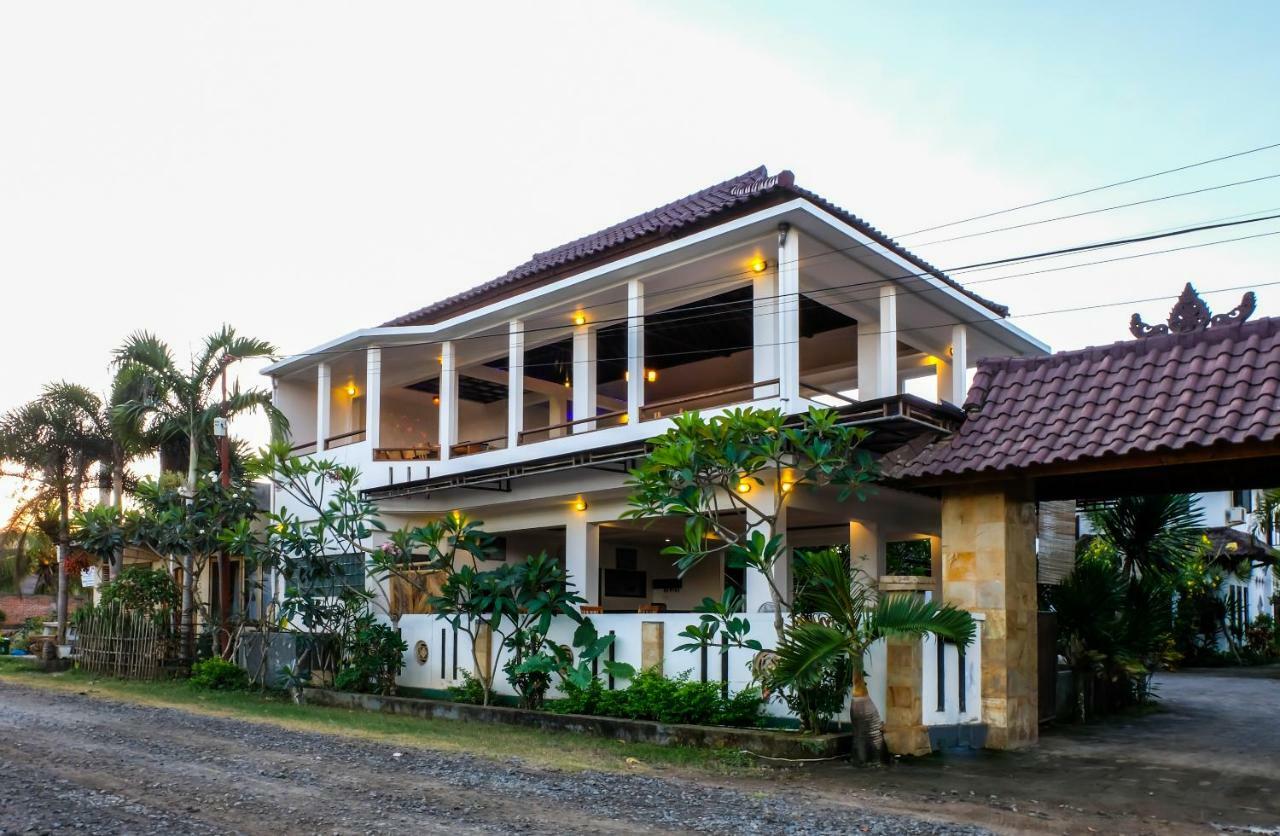 Friends Beach Hotel Kuta  Extérieur photo