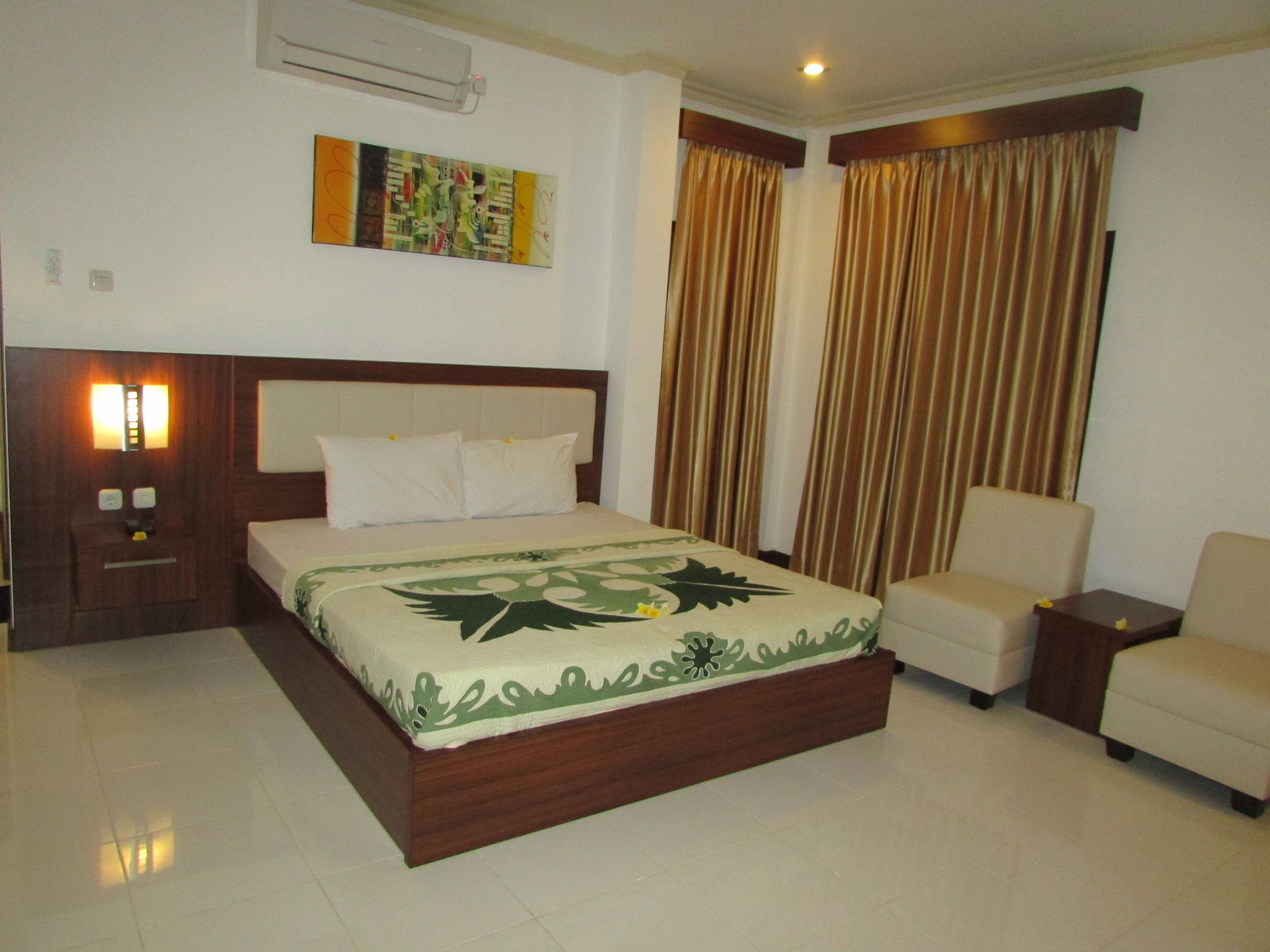 Friends Beach Hotel Kuta  Extérieur photo
